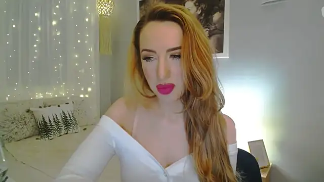 Snapshot of JulietteDiamond chatting on December 2024 03:15:01 PM JulietteDiamond online show from December 2024 03:15:01 PM