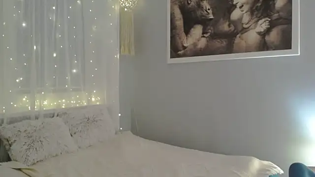 Snapshot of JulietteDiamond chatting on January 2025 09:57:01 PM JulietteDiamond online show from January 2025 09:57:01 PM