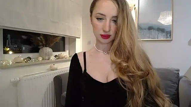 Snapshot of JulietteDiamond chatting on October 2025 08:18:02 PM JulietteDiamond online show from October 2025 08:18:02 PM