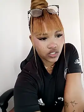 Snapshot of charmainexxx chatting on November 2025 12:38:01 PM charmainexxx online show from November 2025 12:38:01 PM