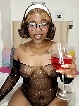 Snapshot of charmainexxx chatting on December 2025 10:41:02 PM charmainexxx online show from December 2025 10:41:02 PM