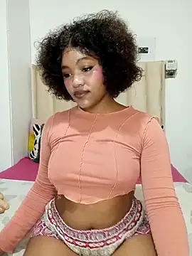 Snapshot of charmainexxx chatting on December 2025 12:05:02 AM charmainexxx online show from December 2025 12:05:02 AM