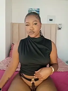 Snapshot of charmainexxx chatting on June 2026 09:07:01 AM charmainexxx online show from June 2026 09:07:01 AM