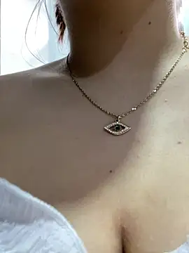 SophiaLaurens online show from March 2025 02:32:02 PM