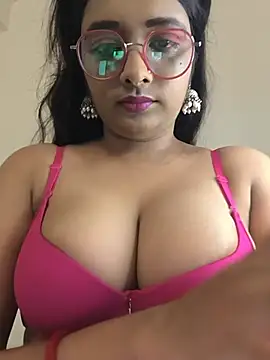 Snapshot of Lovley_Eesha chatting on July 2026 05:43:01 AM Lovley Eesha online show from July 2026 05:43:01 AM