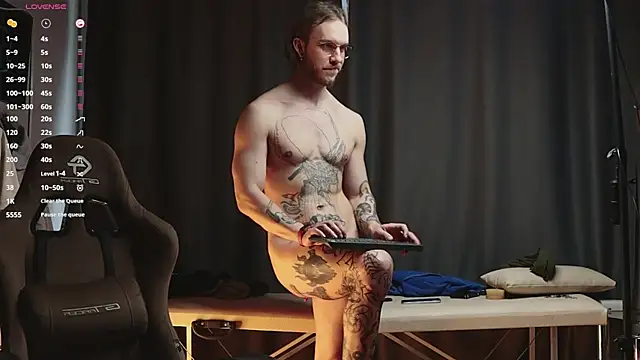 Snapshot of pleasure8869 chatting on February 2025 07:24:02 AM pleasure8869 online show from February 2025 07:24:02 AM