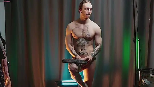 Snapshot of pleasure8869 chatting on March 2025 04:58:01 AM pleasure8869 online show from March 2025 04:58:01 AM