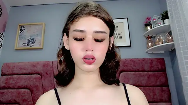 Snapshot of ValeriaAguilar chatting on December 2024 04:55:02 PM ValeriaAguilar online show from December 2024 04:55:02 PM