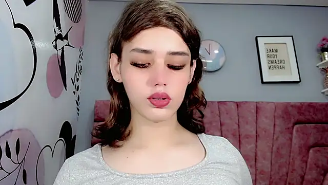 Snapshot of ValeriaAguilar chatting on December 2024 06:17:02 PM ValeriaAguilar online show from December 2024 06:17:02 PM