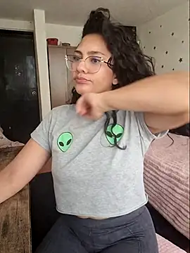 Snapshot of Thaliacooper_ chatting on February 2026 05:06:02 PM Thaliacooper online show from February 2026 05:06:02 PM