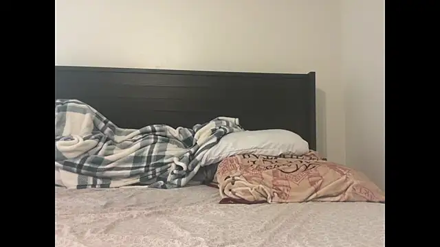 Snapshot of QueenLolaX chatting on October 2025 11:16:01 PM QueenLolaX online show from October 2025 11:16:01 PM