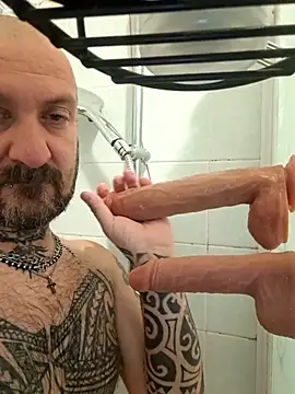 teddy79good online show from December 2025 04:44:01 PM