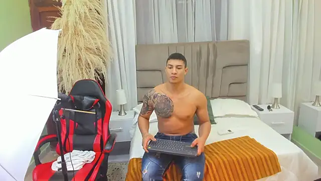 angel adamx online show from November 2025 04:00:01 PM