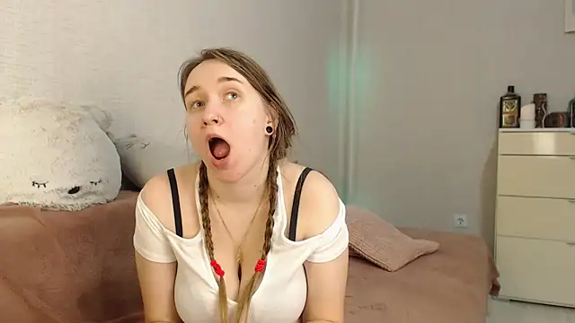 lovely hayley online show from December 2024 11:57:02 PM