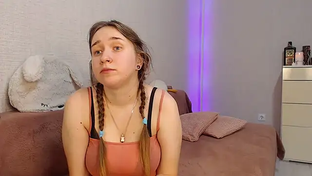 lovely hayley online show from January 2025 09:47:01 PM