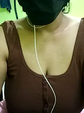 Snapshot of Aishu-tamil09 chatting on December 2024 06:35:01 AM Aishu-tamil09 online show from December 2024 06:35:01 AM