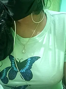 Snapshot of Aishu-tamil09 chatting on February 2025 07:44:01 PM Aishu-tamil09 online show from February 2025 07:44:01 PM