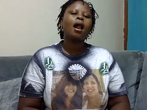 Snapshot of Pretty_lilly02 chatting on June 2026 04:13:01 AM Pretty lilly02 online show from June 2026 04:13:01 AM
