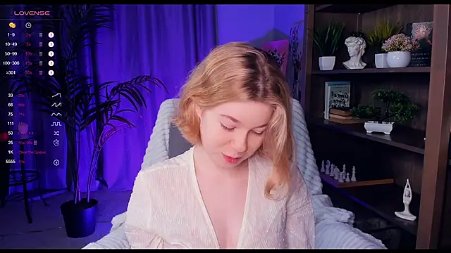 Snapshot of PollyHathor chatting on December 2024 09:37:01 PM PollyHathor online show from December 2024 09:37:01 PM