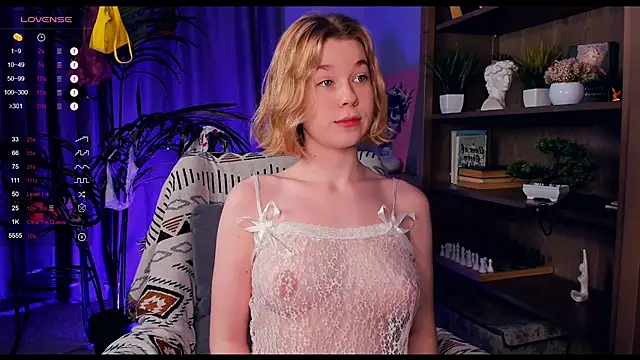 Snapshot of PollyHathor chatting on December 2024 04:19:01 AM PollyHathor online show from December 2024 04:19:01 AM