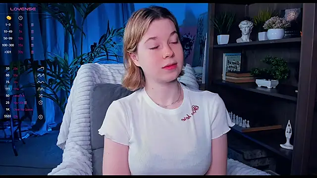 Snapshot of PollyHathor chatting on January 2025 09:23:02 PM PollyHathor online show from January 2025 09:23:02 PM