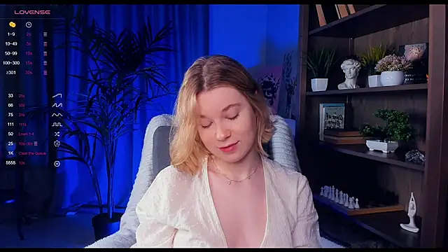 Snapshot of PollyHathor chatting on January 2025 09:25:02 PM PollyHathor online show from January 2025 09:25:02 PM
