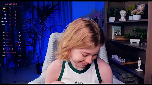 Snapshot of PollyHathor chatting on January 2025 09:24:01 PM PollyHathor online show from January 2025 09:24:01 PM