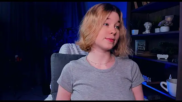 Snapshot of PollyHathor chatting on January 2025 01:28:02 AM PollyHathor online show from January 2025 01:28:02 AM