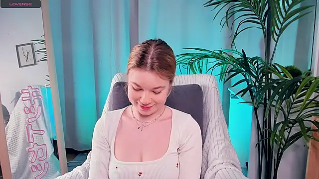 Snapshot of PollyHathor chatting on February 2025 09:43:01 PM PollyHathor online show from February 2025 09:43:01 PM