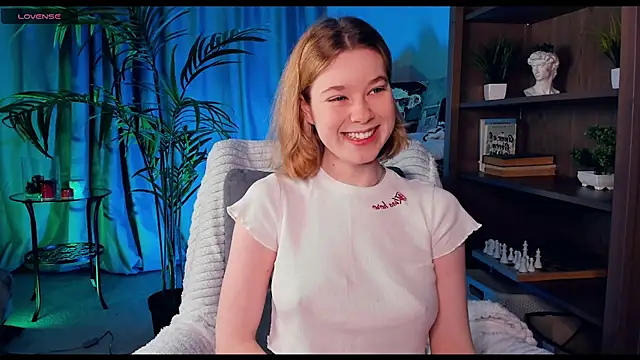 Snapshot of PollyHathor chatting on February 2025 09:43:01 PM PollyHathor online show from February 2025 09:43:01 PM