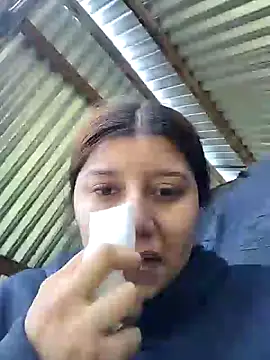 Snapshot of caro_sweett chatting on December 2024 02:08:02 PM caro sweett online show from December 2024 02:08:02 PM