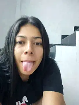 Snapshot of caro_sweett chatting on December 2024 12:49:01 PM caro sweett online show from December 2024 12:49:01 PM