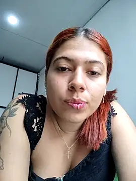 Snapshot of caro_sweett chatting on March 2025 02:21:02 PM caro sweett online show from March 2025 02:21:02 PM