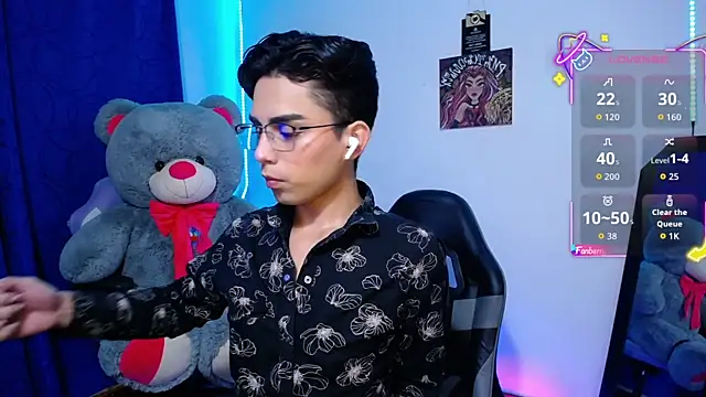 OwenBluee online show from June 2026 12:24:01 AM