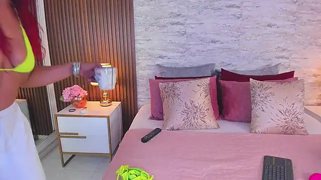 AndreaPink2024 online show from October 2025 12:50:01 PM