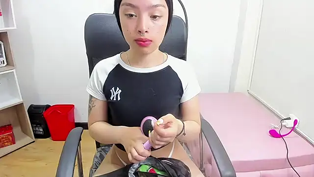 Snapshot of Sofia_Mirandaa18 chatting on December 2024 08:07:02 PM Sofia Mirandaa18 online show from December 2024 08:07:02 PM