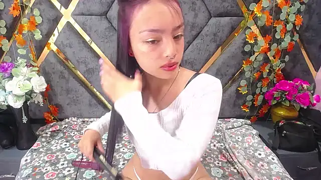 Snapshot of Sofia_Mirandaa18 chatting on January 2025 01:02:02 PM Sofia Mirandaa18 online show from January 2025 01:02:02 PM