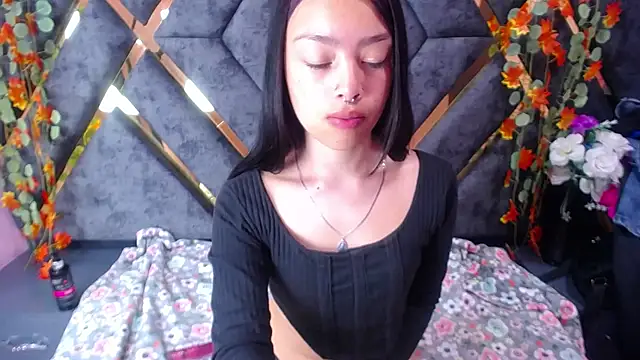 Snapshot of Sofia_Mirandaa18 chatting on January 2025 12:51:02 PM Sofia Mirandaa18 online show from January 2025 12:51:02 PM