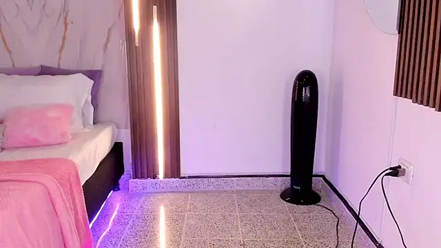 Snapshot of mia_six66 chatting on October 2025 12:03:02 PM mia six66 online show from October 2025 12:03:02 PM