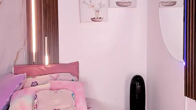 mia six66 online show from March 2026 12:10:02 PM