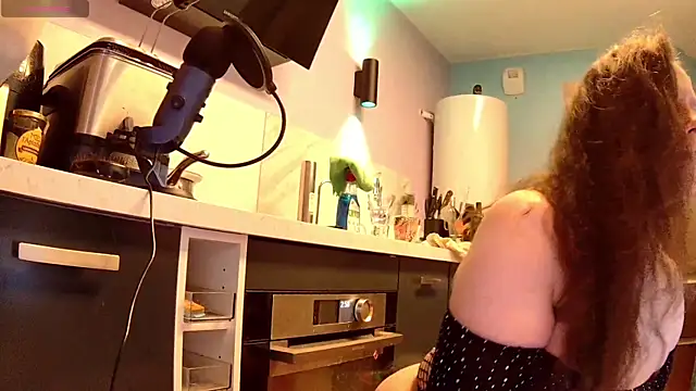 Endrocleia online show from February 2026 02:00:01 AM