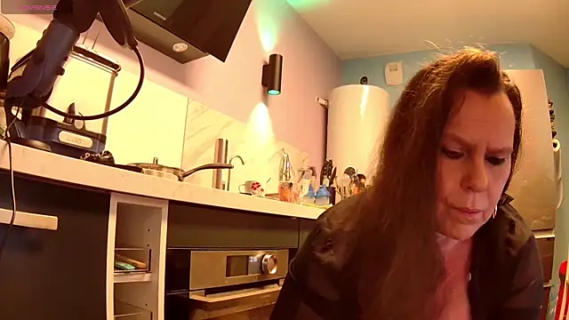 Endrocleia online show from April 2026 12:19:02 AM