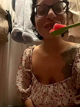 Snapshot of myloveforyouu chatting on November 2025 11:42:01 AM myloveforyouu online show from November 2025 11:42:01 AM