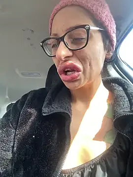 Snapshot of myloveforyouu chatting on December 2025 05:40:02 PM myloveforyouu online show from December 2025 05:40:02 PM