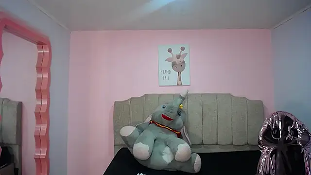 lizzyluk ch online show from February 2025 08:14:02 PM