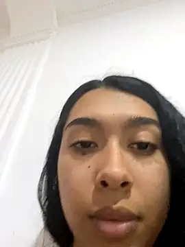 Snapshot of SweetLatiin_ chatting on November 2025 09:43:02 PM SweetLatiin online show from November 2025 09:43:02 PM