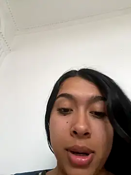 Snapshot of SweetLatiin_ chatting on November 2025 08:51:01 PM SweetLatiin online show from November 2025 08:51:01 PM