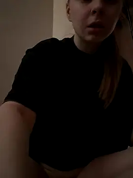 Snapshot of wrenlie chatting on September 2025 03:30:02 AM wrenlie online show from September 2025 03:30:02 AM