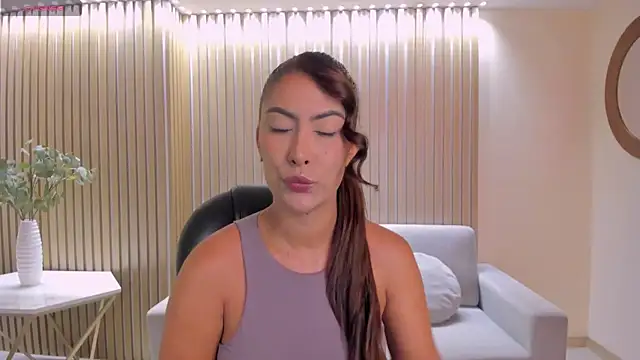 ArianaDumont online show from June 2026 11:12:01 AM
