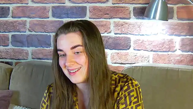 Sofia Hugs online show from May 2026 06:17:02 PM